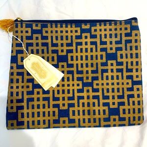 Mud Pie zipper case. Brand new w tags.